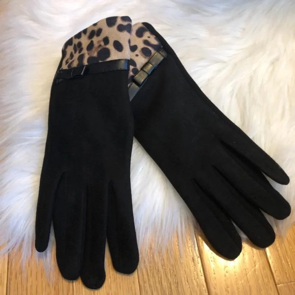 NiHao Leopard Trim Gloves.